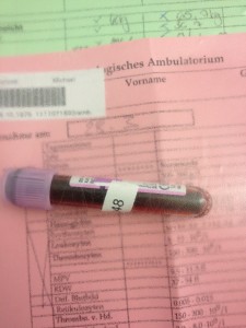 Blutentnahme und Unterlagen für das Labor